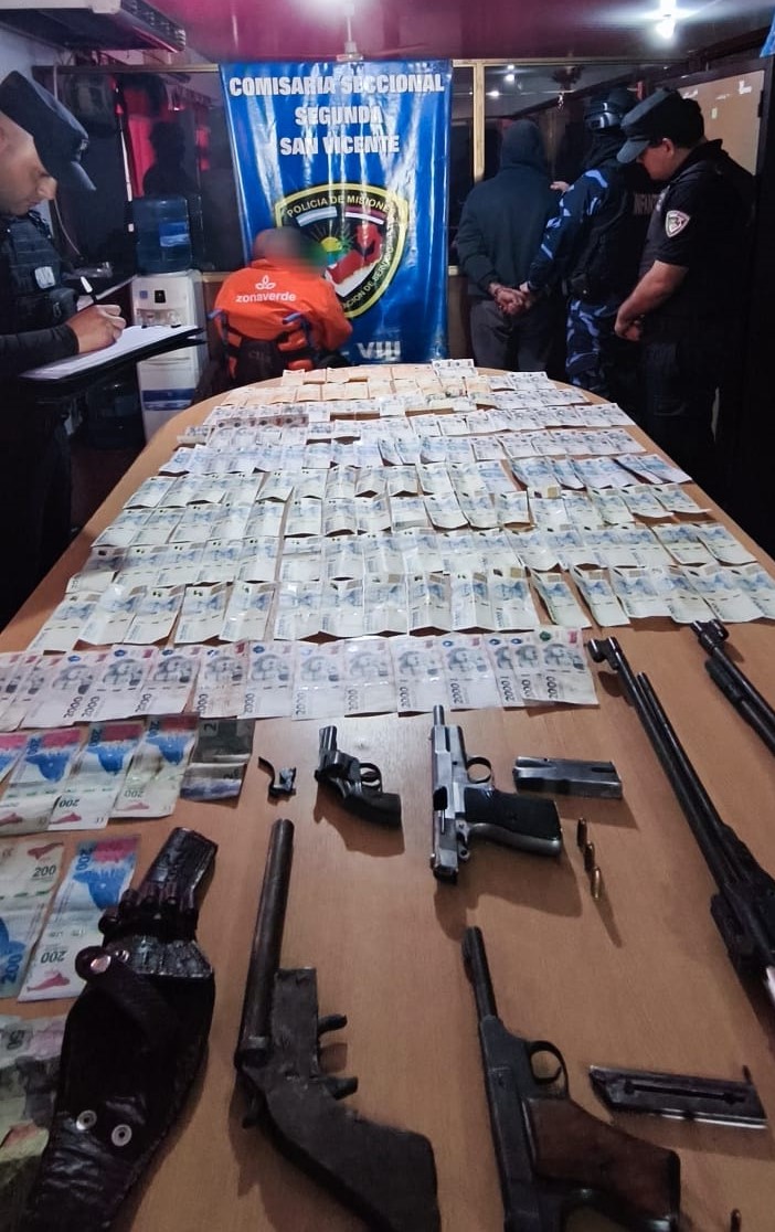 San Vicente: allanaron un búnker de armas y drogas y detuvieron a padre e hijo 2